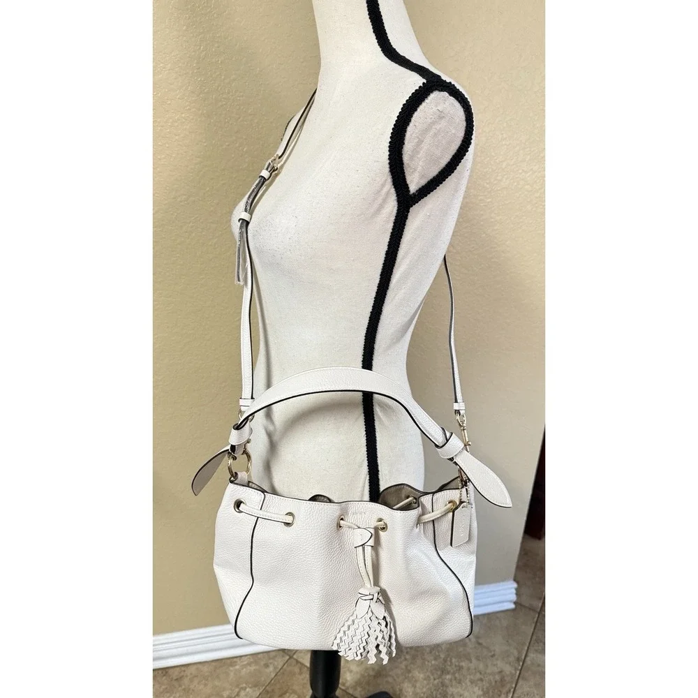 Coach Everly Drawstring Shoulder Bag C5671 Chalk Pebbled Leather Women's Purse‎